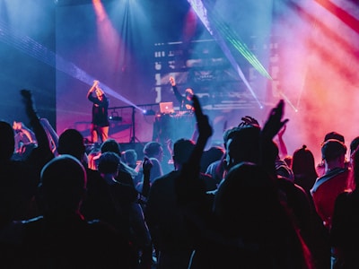 铁粉聚集地球迷社区 - 众多球迷在线互动交流场景